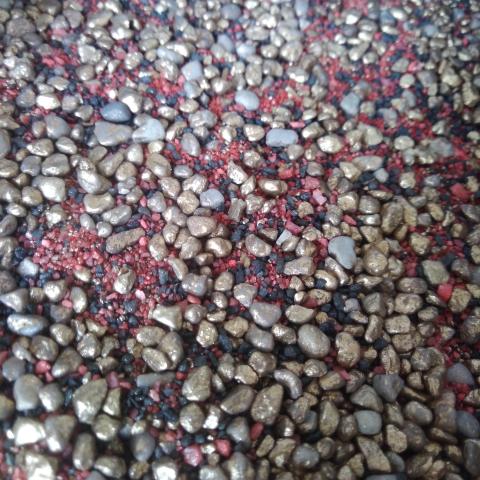 Sable rouge et or