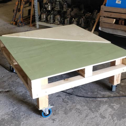 Table basse sur roulettes