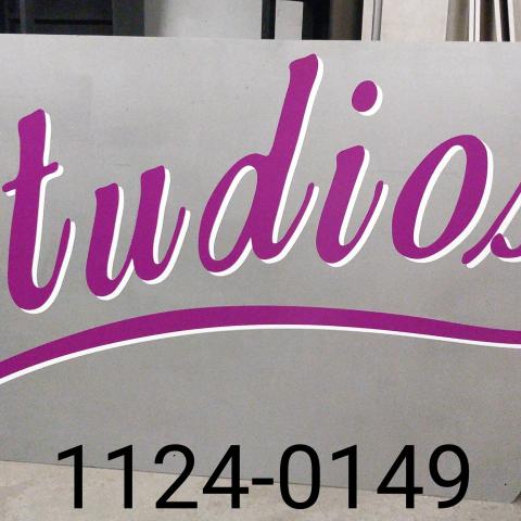 Affiche Studios